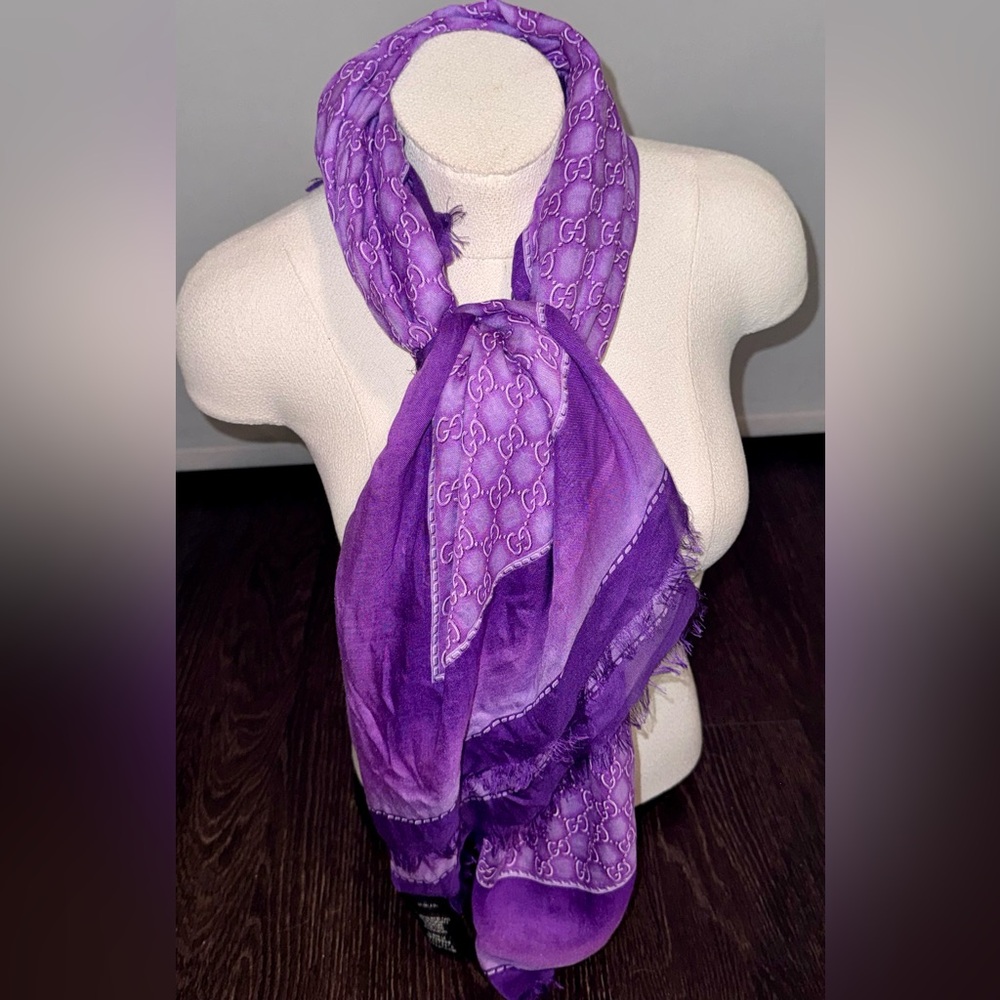 Gucci Violet GG Pattern silk blend fringed scarf size 130 x 130 cm